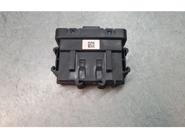 Блок комфорта 284Z15104R, F005V04129   Dacia Duster II   