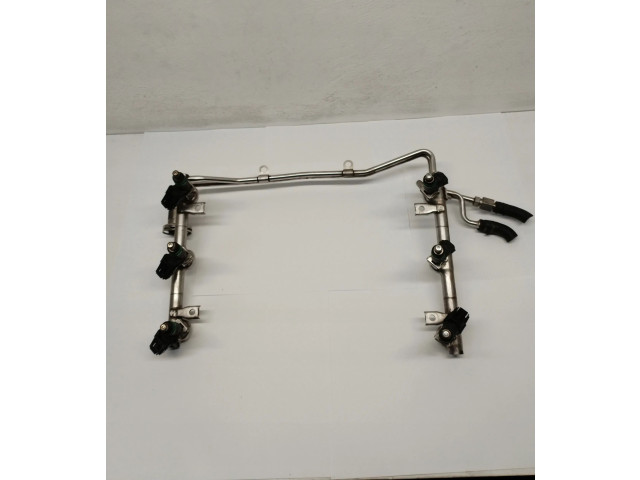 Топливная рампа 06C133681J Audi A6 S6 C5 4B