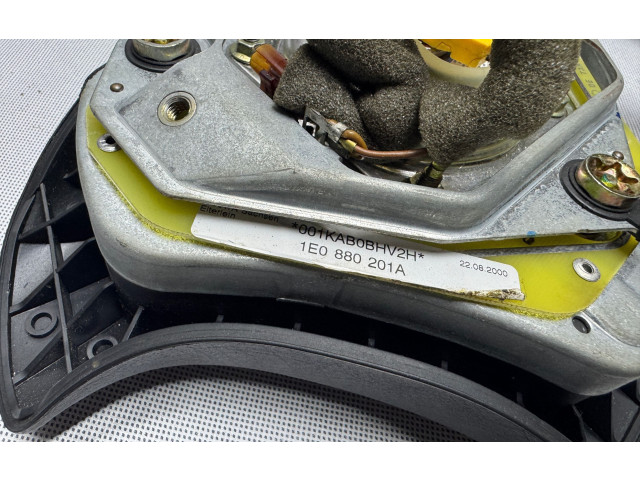 Руль Volkswagen Golf IV 1998 - 2005 года 3b0124c