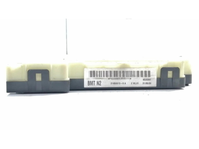 Блок предохранителей P8200031555   Renault Clio II    