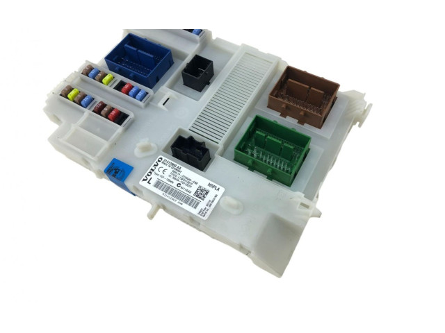 Блок предохранителей  31412971, 31412969   Volvo V70    