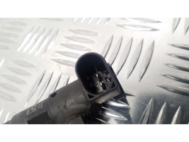 Vstřikovač 03N130277D   Volkswagen Transporter - Caravelle T6  pro naftový motor 2.0 CXEB 