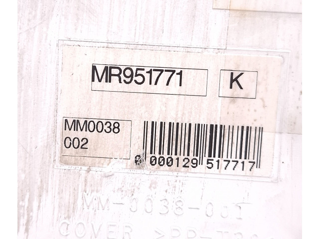 Панель приборов MR951771, MM0038 Mitsubishi Colt