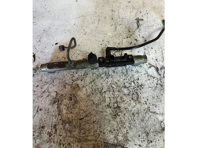 Vstřikovací lišta 0445214017 Peugeot 607