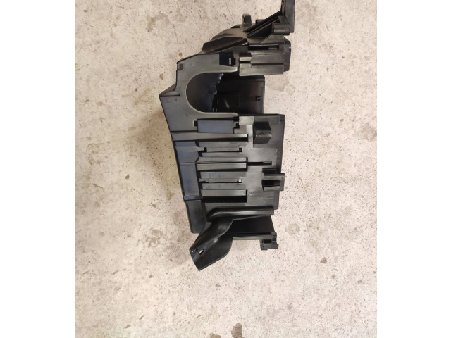 Блок предохранителей 31398000 Volvo S60