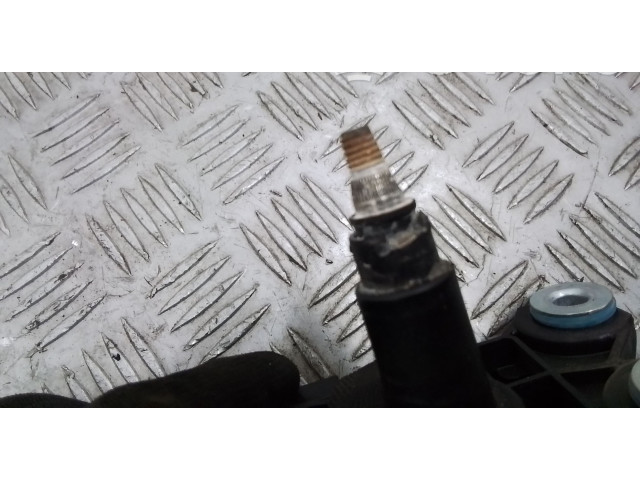 Моторчик заднего дворника 30663891 Volvo V70