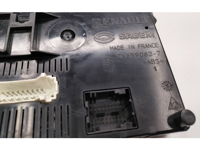 Pojistková skříňka Řídící jednotka BSM P8200621762, 281180842A   Renault Clio III 2007