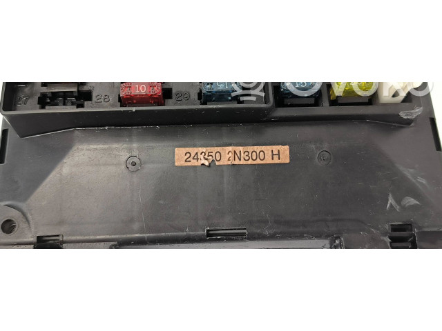 Pojistková skříňka 243502N300H Nissan Almera 2000