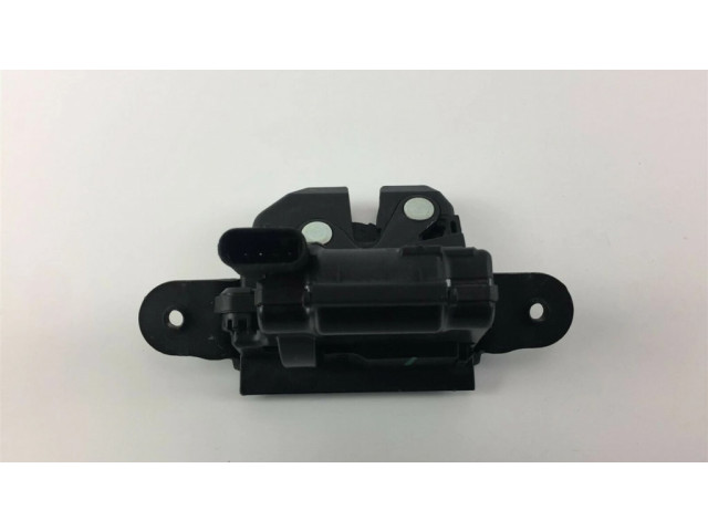 Замок задней крышки