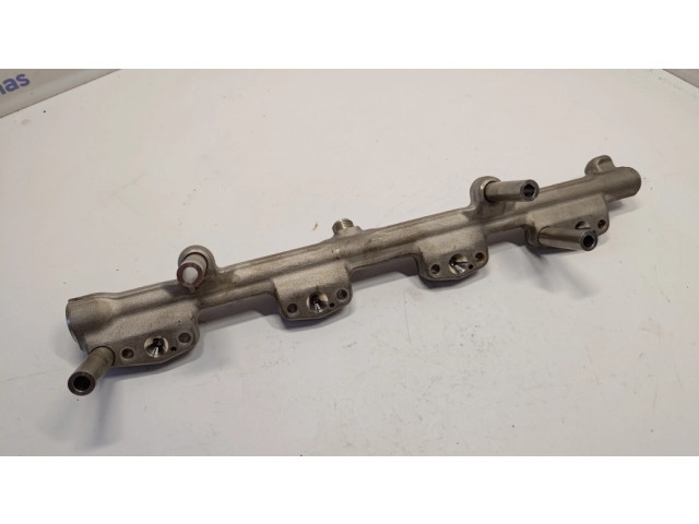 Трубка (трубки) для подачи топлива в жиклеры