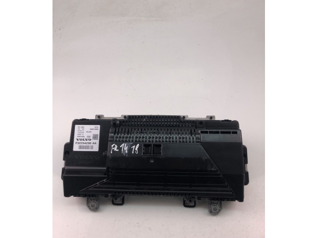 Спидометр (приборный щиток) P32254290AA, FR1418    Volvo XC60