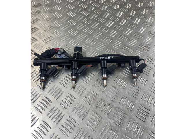 Топливная рампа 06K133681C Audi A5 8T 8F