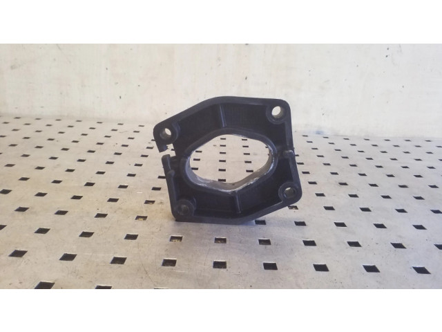 Другая деталь отсека двигателя