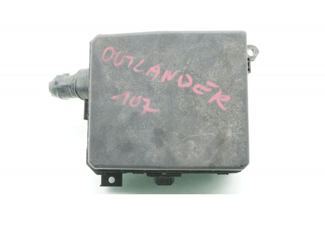 Блок предохранителей Mitsubishi Outlander