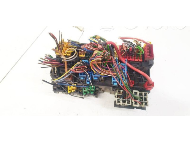 Блок предохранителей 357937039, 357937039 Volkswagen Golf III