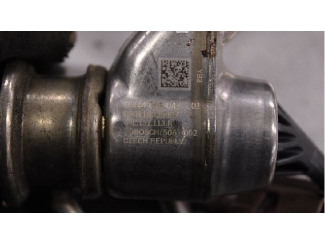 Vstřikovač 04L131113R   Volkswagen Caddy     