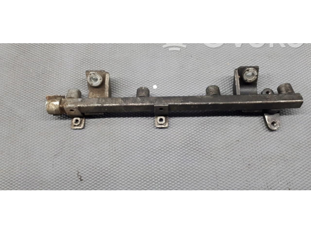 Vstřikovací lišta Daihatsu Feroza