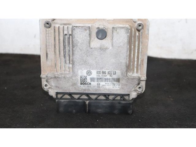 Řídící jednotka 03G906021LD   Skoda Octavia Mk2 (1Z) 