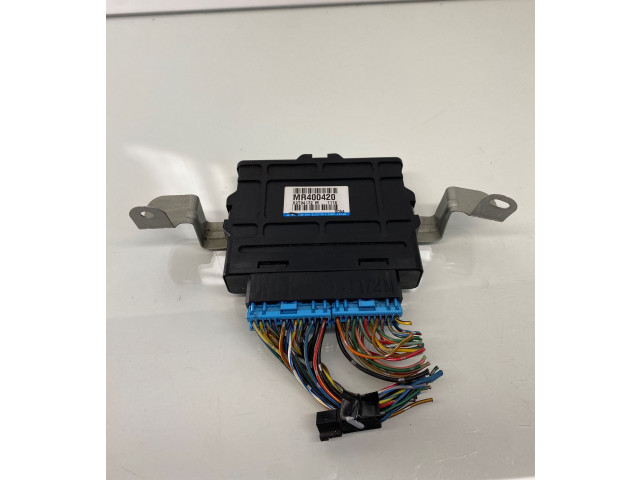 Блок управления АБС MR400420, X2T34172M Mitsubishi Pajero