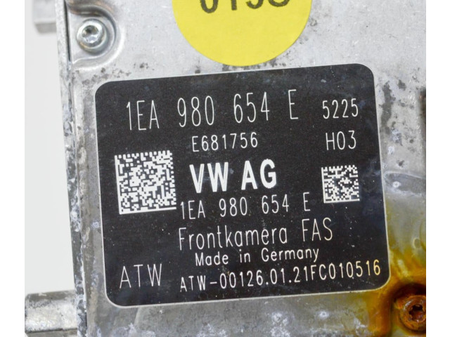 Vaizdo kamera priekiniame bamperyje