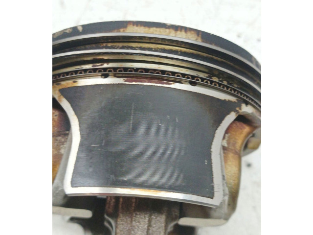  Поршень с шатуном  82LJ99X, TFSI  Audi A3 S3 8V  