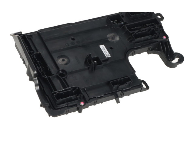 Блок комфорта 1567455-02-D Tesla Model 3