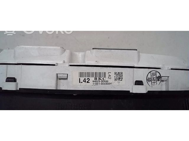 Přístrojová deska Hyundai Tucson JM 2007 940232E420