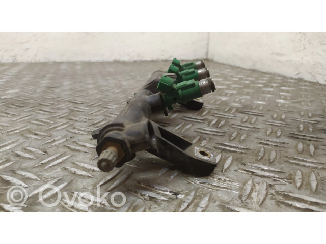 Топливная рампа 9655833580, 01F02323992 Citroen C2 1.4