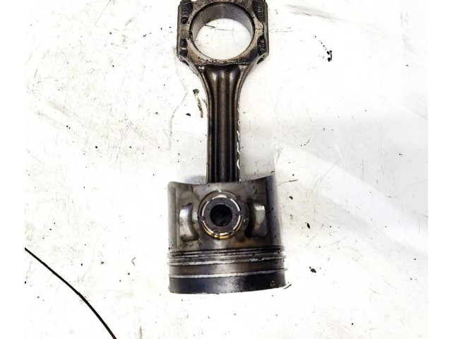  Поршень с шатуном    Volkswagen PASSAT B4  