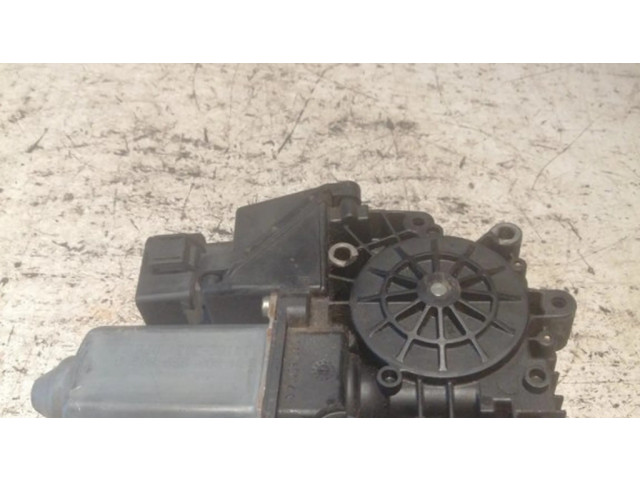 Передний двигатель механизма для подъема окон