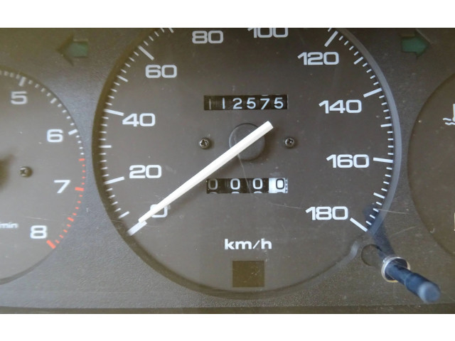 Přístrojová deska  Mazda Demio 2001 DC21218120, 769118890  