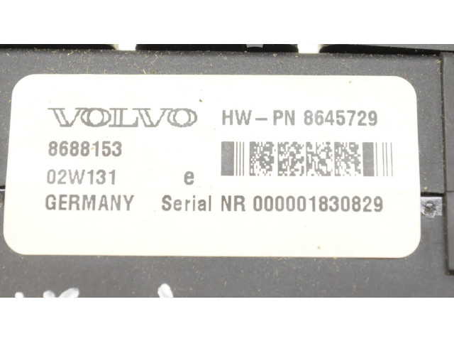 Блок предохранителей  8688153   Volvo V70    