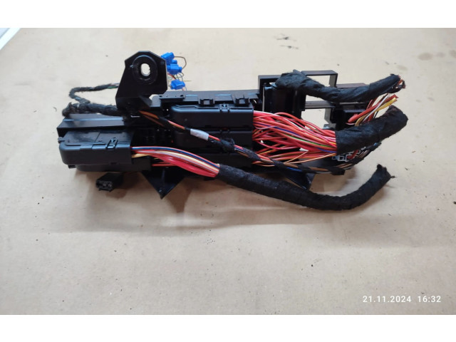 Блок предохранителей    Audi A7 S7 4G    