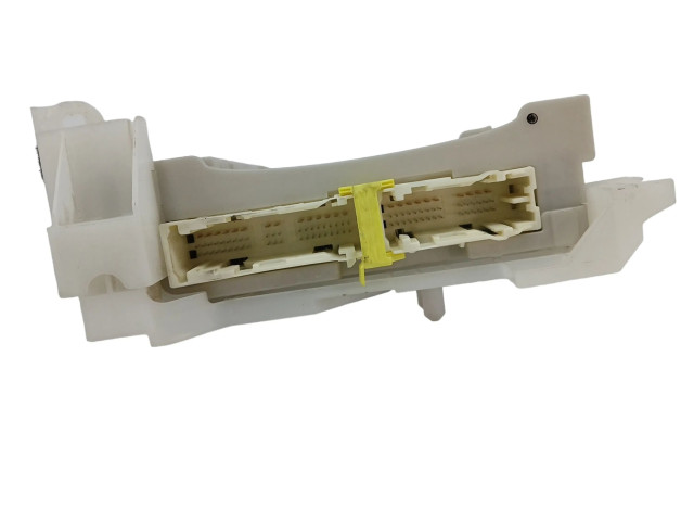 Pojistková skříňka Řídící jednotka BSM 8273076030 Lexus CT 200H 2015