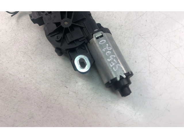 Моторчик дворников 30663891    Volvo V70