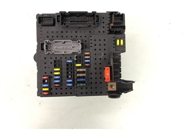 Блок предохранителей 8676391, 8676391 Volvo XC90