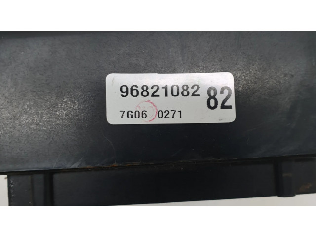 Pojistková skříňka 96821082 Chevrolet Captiva 2008