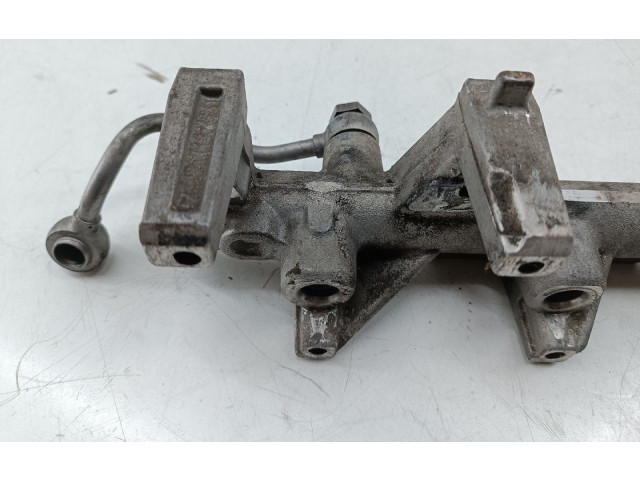 Топливная рампа 2900901501   Audi A3 S3 8L  