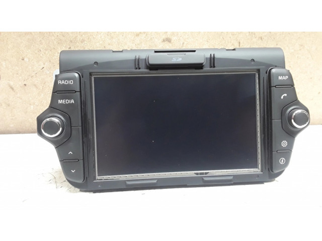 Радио/ проигрыватель CD/DVD / навигация