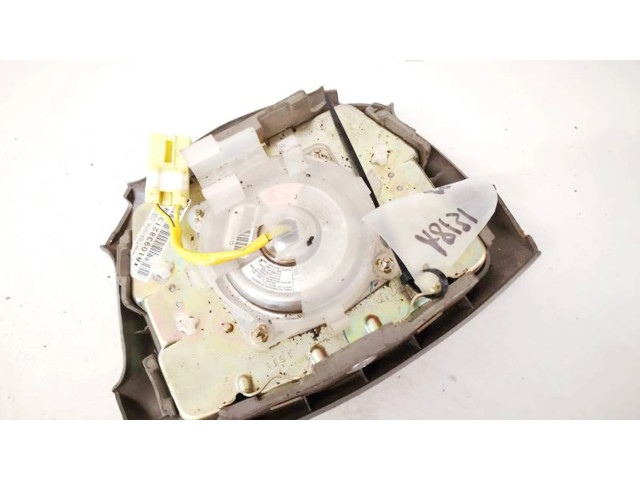 Подушка безопасности водителя c10057k00 Mazda Premacy