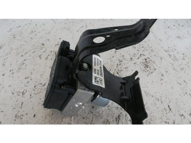 Jednotka ABS 68267002AC   Chrysler 200 2015