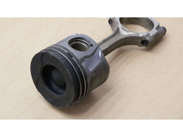 Píst 27J1, 27J1 Toyota Yaris 1ND-TV