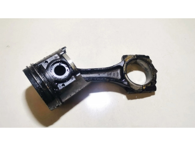 Píst rf8b Mazda 626 pro naftový motor 2.0