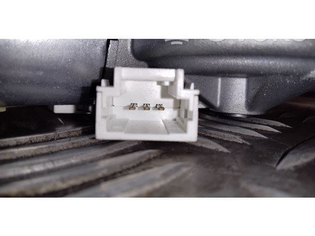 Двигатель стеклоочистителя заднего стекла