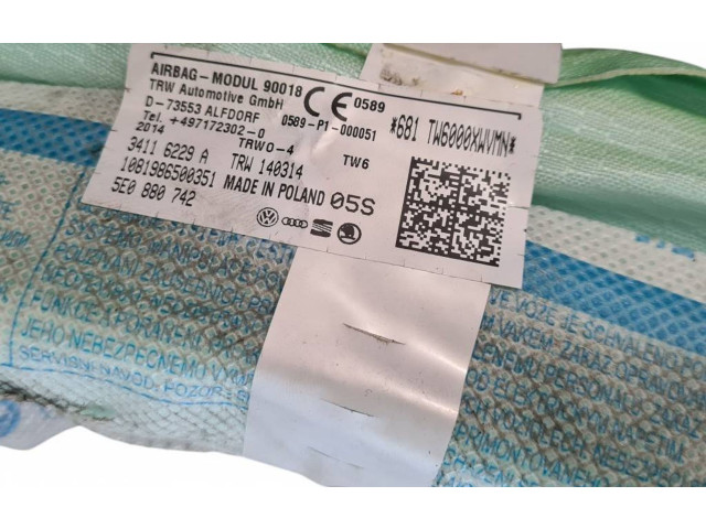 Боковая подушка безопасности 5E0880742 Skoda Octavia Mk3 (5E)