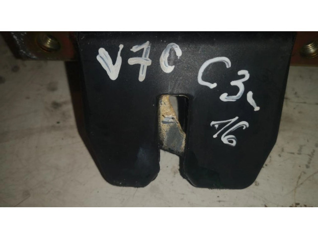 Замок капота двигателя