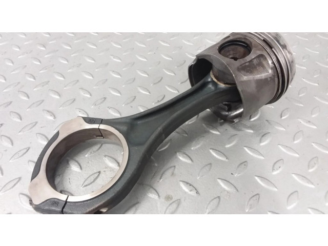 Píst A6420305220, 6420305220 Mercedes-Benz S W221 pro naftový motor 3.0 OM642