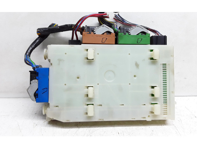 Блок предохранителей 30765624, 30765624AE   Volvo V70    