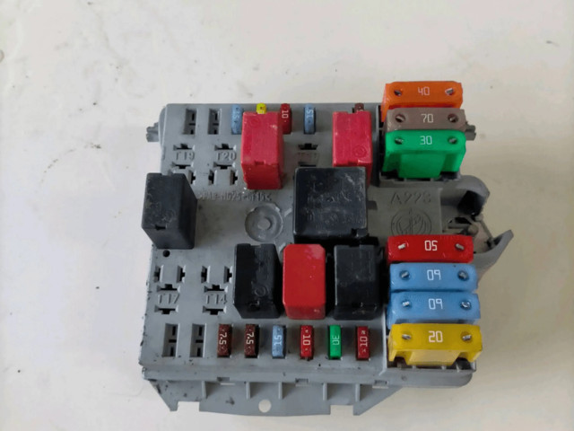 Блок предохранителей 71736524   Fiat Grande Punto    