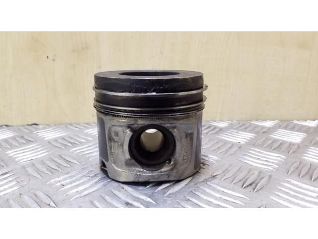 Píst 0840ZU BMW 5 F10 F11 pro naftový motor 2.0